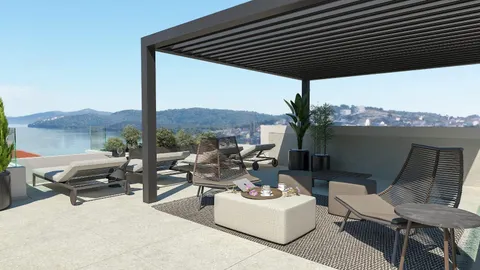 Trogir, Okrug Gornji - Dvosoban stan sa balkonom i krovnom terasom 67,19 m²