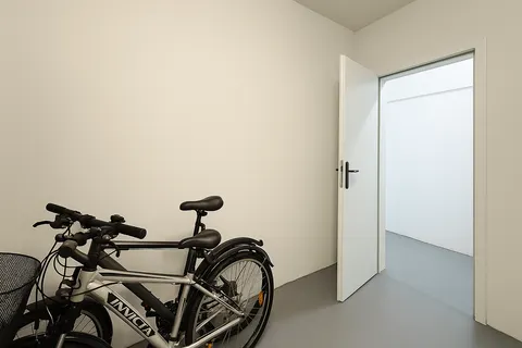 Zagreb, Dugave - moderan trosoban stan 51 m2 s parkirnim mjestom vrtom i spremištem