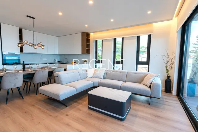 Opatija – Moderan trosoban stan s pogledom na more 128,52 m2