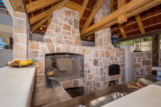 Brač, Milna - Moderna vila prvi red uz more, 264 m2