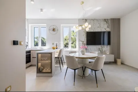 Split, Bačvice - Luksuzan dvosoban stan 64 m2 DUGOROČAN NAJAM