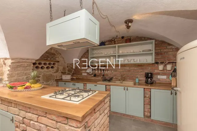 Crikvenica - Bajkovita kamena vila 200 m2