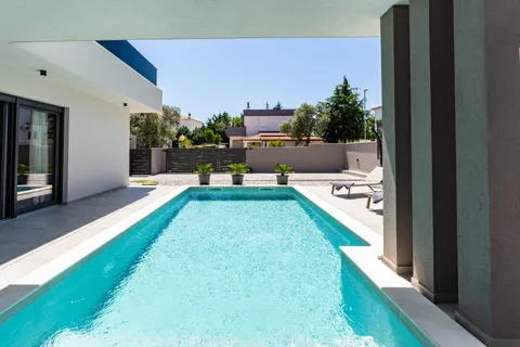 Istra, Pula - Luksuzna vila 250 m2 s pogledom na Brijune