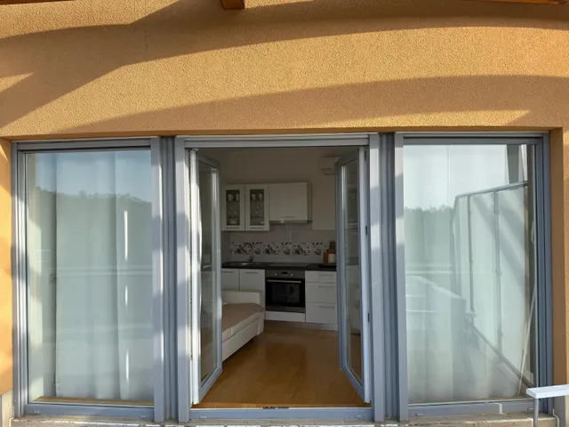 Šibenik, Podsolarsko - Moderna garsonjera s prostranom terasom 38 m2