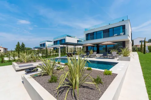 Istra, Poreč – Dizajnerska vila s pogledom na more 310 m2