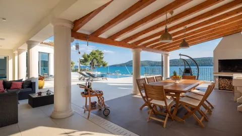 Šibenik - Prekrasna luksuzna vila uz more 1000 m2