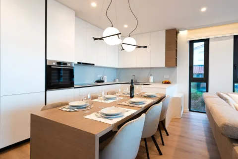 Opatija – Moderan trosoban stan s pogledom na more 139,9 m2