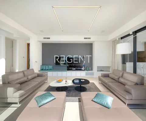 Hvar – Moderna vila s pogledom na more 195 m2
