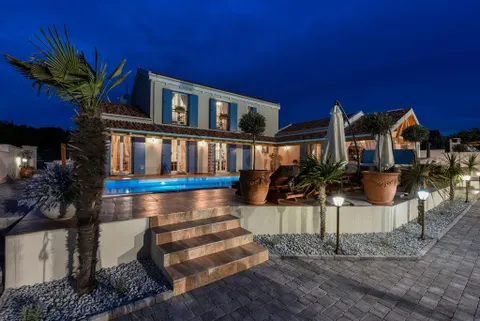 Zadar, Novigrad – Rustikalna vila sa teniskim terenom