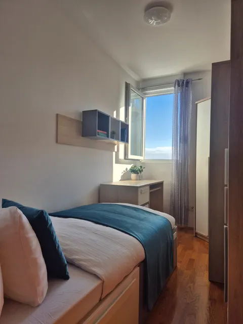 Split, Žnjan - Dvosoban stan s lođom i pogledom na more 57 m²