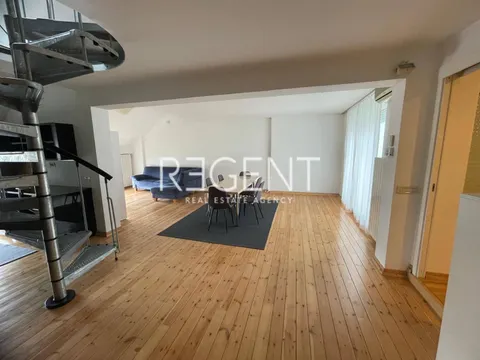 Zagreb, Kvaternikov Trg - Dvoetažni stan 150 m2 najam