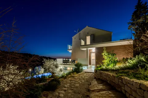 Brač, Milna - Moderna vila prvi red uz more, 264 m2