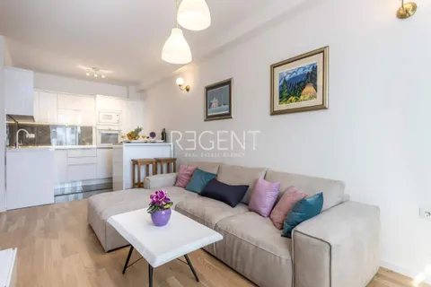 Split, Žnjan - Luksuzan dvosoban penthouse 70 m2 sa terasom