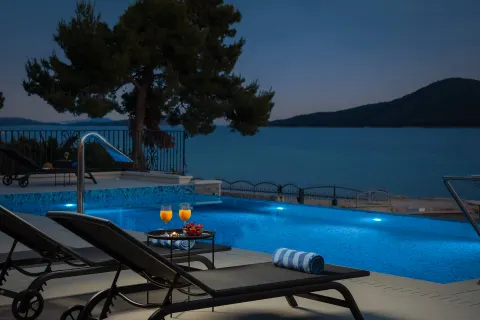 Šibenik - Prekrasna luksuzna vila uz more 1000 m2