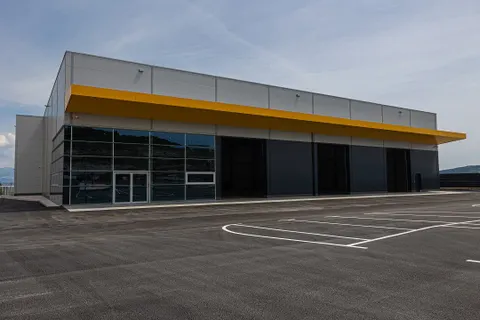 Trogir, Plano - Trgovačko-prodajno skladište 1600 m2