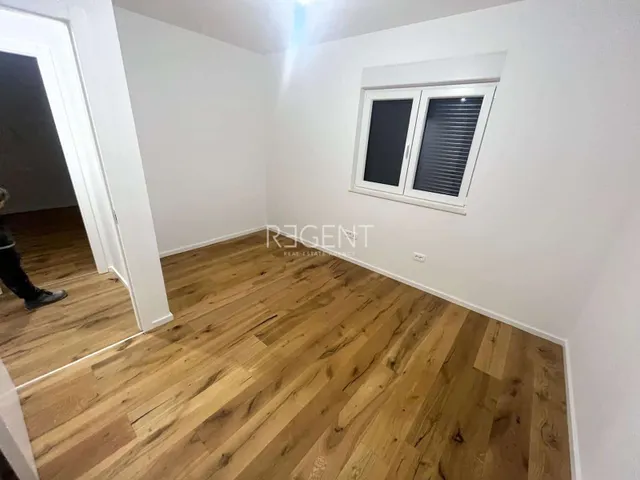 Zadar, Sukošan - Luksuzan četverosoban stan s bazenom 160 m2 novogradnja
