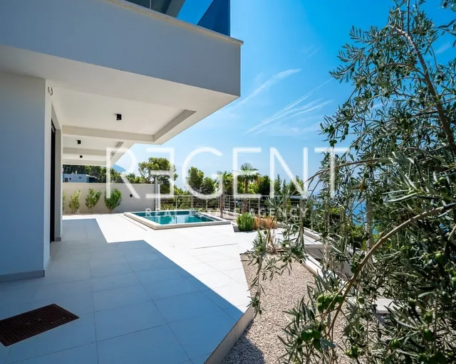 Makarska, Brela - Luksuzna vila s panoramskim pogledom na more 317 m2