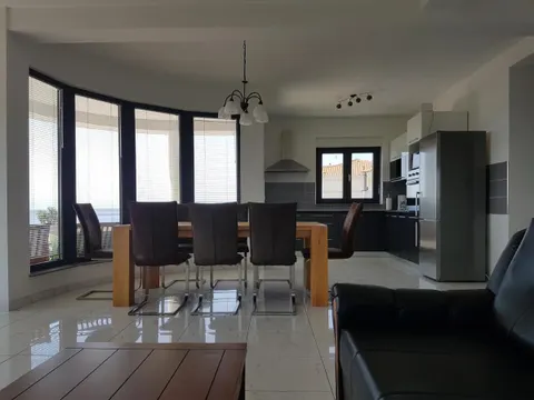 Crikvenica - Prostrana kuća s pogledom na more