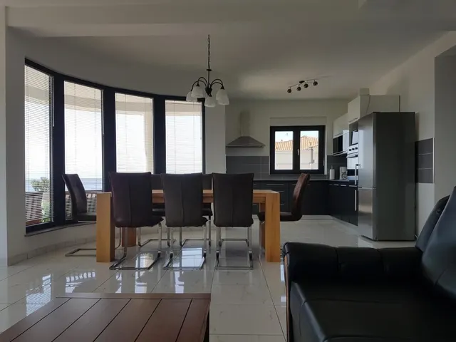 Crikvenica - Prostrana kuća s pogledom na more