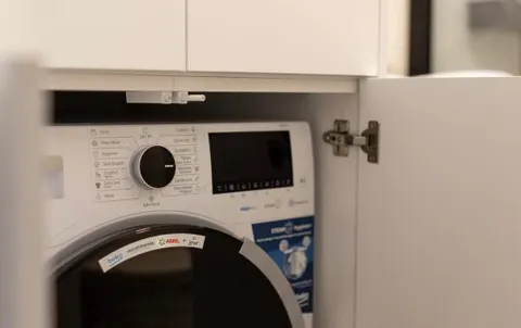 Split, Plokite - Dvosoban stan sa loggiom 60 m2 DUGOROČAN NAJAM