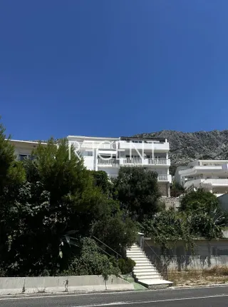Omiš, Lokva Rogoznica - Stan prvi red uz more 41 m2