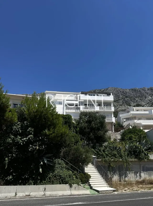 Omiš, Lokva Rogoznica - Stan prvi red uz more 41 m2