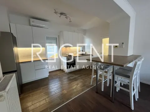 Zagreb, Maksimir - Trosoban stan 67 m2 najam