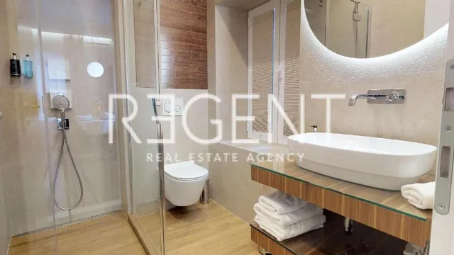 Split, Centar - Dioklecijanova Palača dva studio apartmana 65 m2