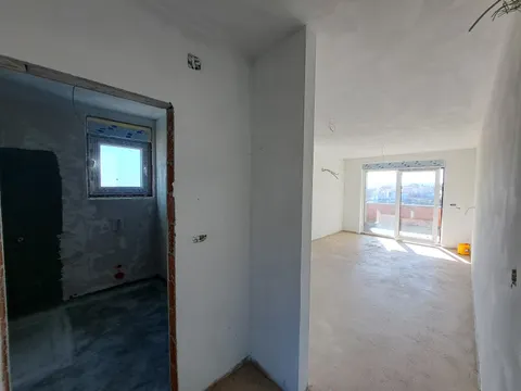 Novi Vinodolski - Moderan trosoban stan na mirnoj lokaciji 63 m2