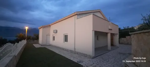 Zadar, Ražanac - predivna kuća od 220m2 na parceli od 477m2 prodaja