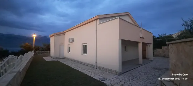 Zadar, Ražanac - predivna kuća od 220m2 na parceli od 477m2 prodaja