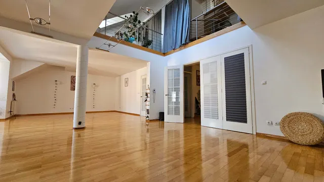 Zagreb, Trešnjevka - moderan troetažan stan 186 m2