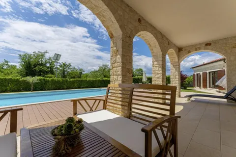 Istra, Sveti Lovreč - Autentična kamena vila 280 m2