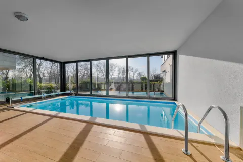 Zagreb, Jarun - Moderna kuća s bazenom uz jezero, 400 m2