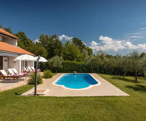 Istra, Poreč – Moderna vila s bazenom 240 m2