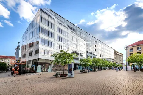 Zagreb, Ban Centar – Trosoban stan 131 m2