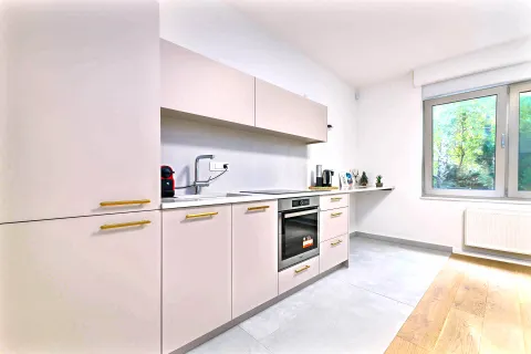 Zagreb, Medveščak – Luksuzno potpuno adaptirana kuća u nizu 240 m2