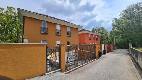 Zagreb, Remete - Vila s bazenom i dvorištem