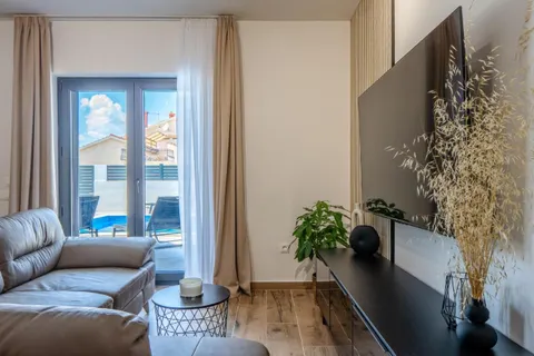 Zadar, Vrsi - Luksuzna vila s bazenom, novogradnja