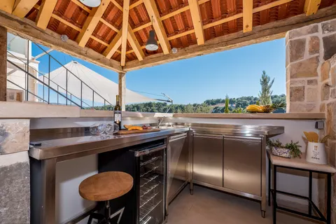 Brač, Milna - Moderna vila prvi red uz more, 264 m2