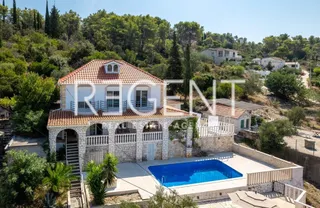 Šolta, Rogač - Mediteranska vila prvi red uz more 264 m2 ekskluzivna prodaja