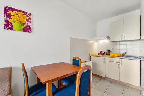 Makarska, Centar - Apartmanska kuća u blizini centra bruto površine 186 m2
