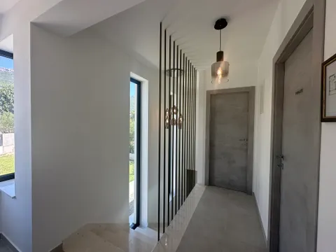Split, Kaštela - Luksuzna Vila 188 m2 s pogledom na more