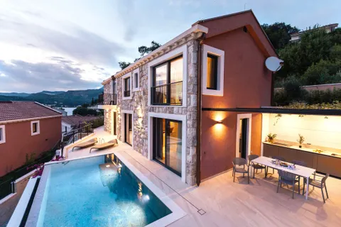 Dubrovnik, Slano – Moderna kamena kuća uz more