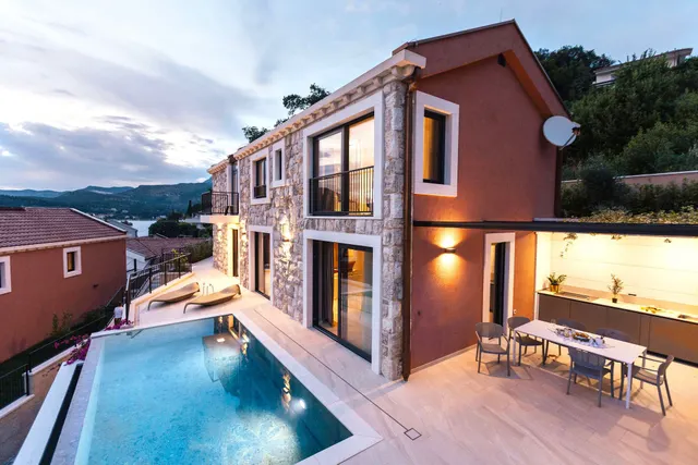Dubrovnik, Slano – Moderna kamena kuća uz more