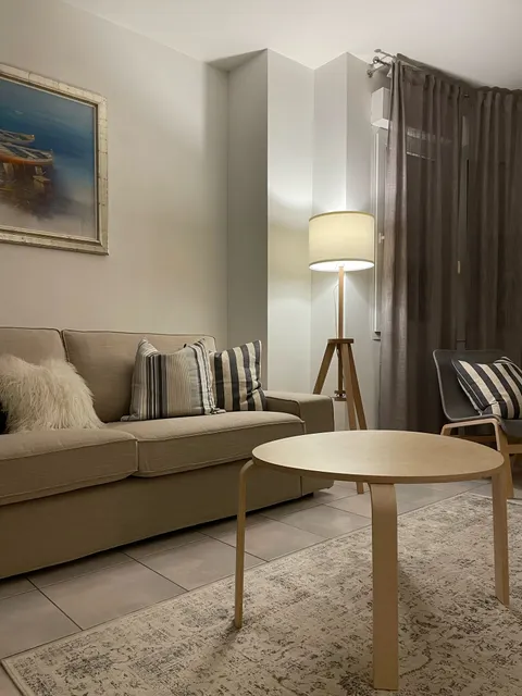 Split, Žnjan - Dvosobni stan sa loggiom i pogledom na more 100 m2
