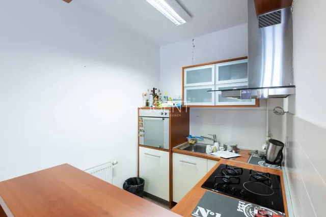 Zagreb, Špansko, Nova Galerija - Moderan trosobni stan novogradnja