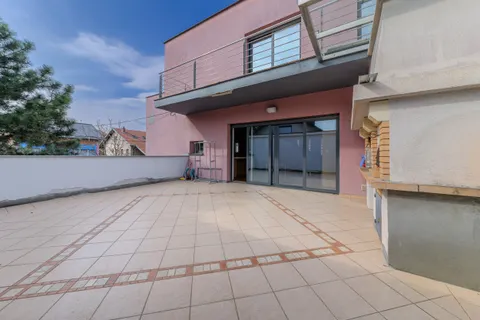 Zagreb, Lašćina - Obiteljska kuća na vrhunskoj lokaciji 440 m2