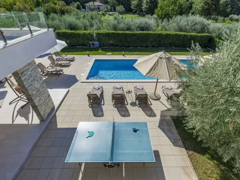 Istra, Novigrad - Atraktivna vila s bazenom 250 m2
