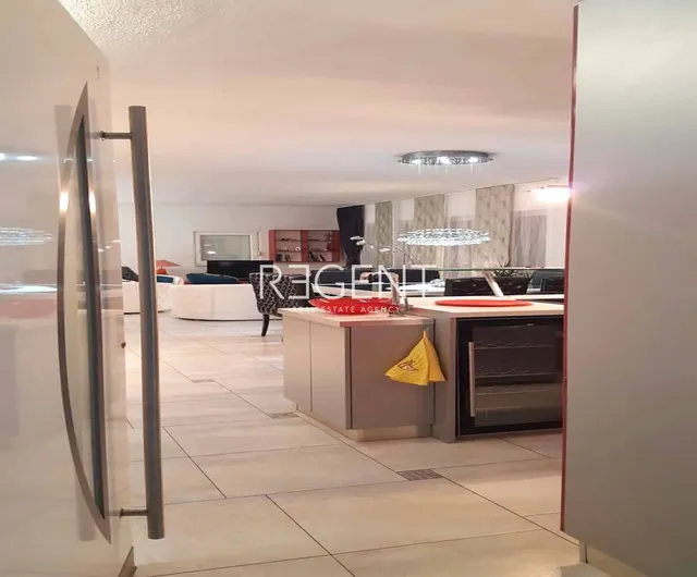 Vis – Prekrasna vila s pogledom na more 300 m2